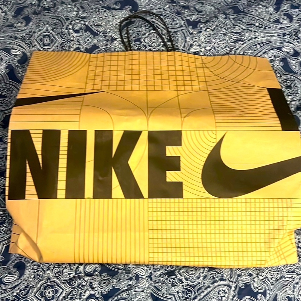 🔥LARGE NIKE GIFT BAG #CHRISTMAS